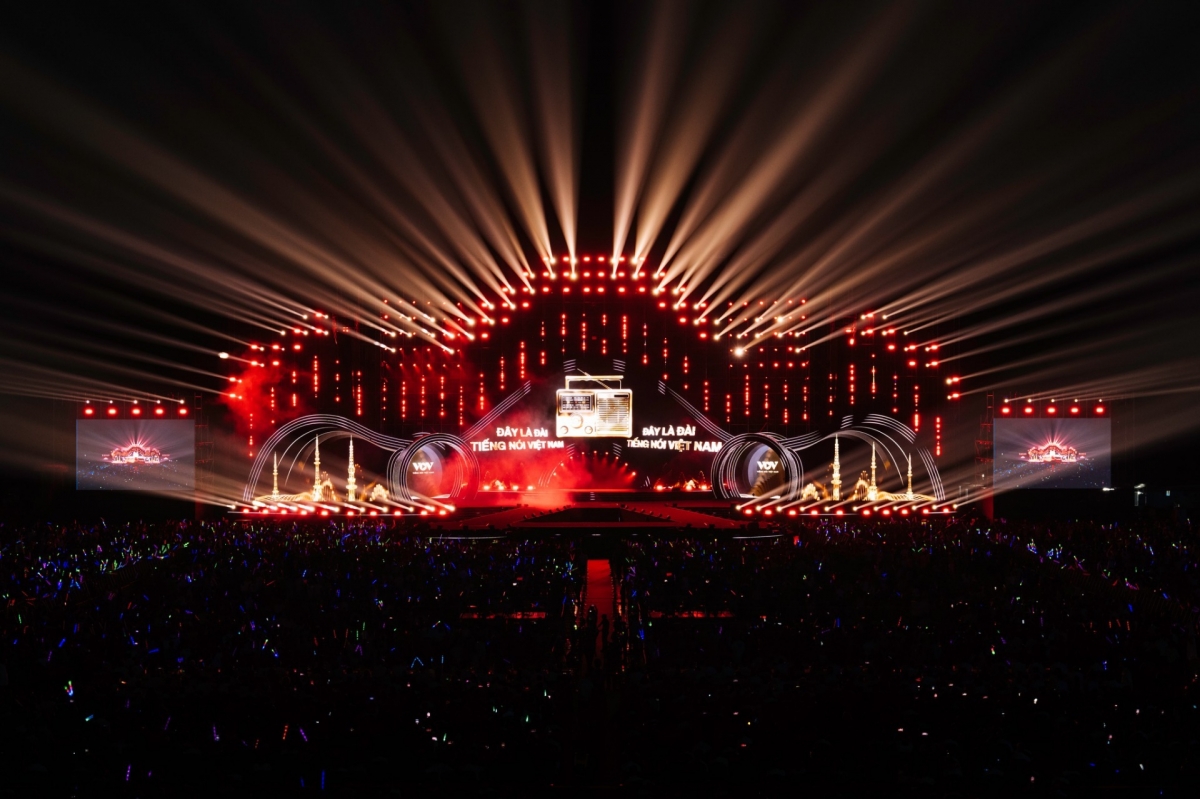 ទិដ្ឋភាពនៃពិធីបើកកម្មវិធីសិល្បៈ (រូបថត៖ VOV)