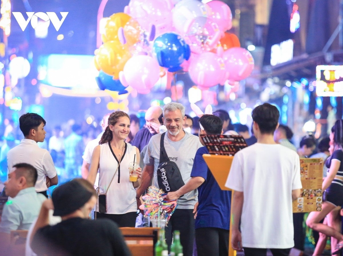 Suasana jalan malam di Kota Ho Chi Minh (Foto: VOV)