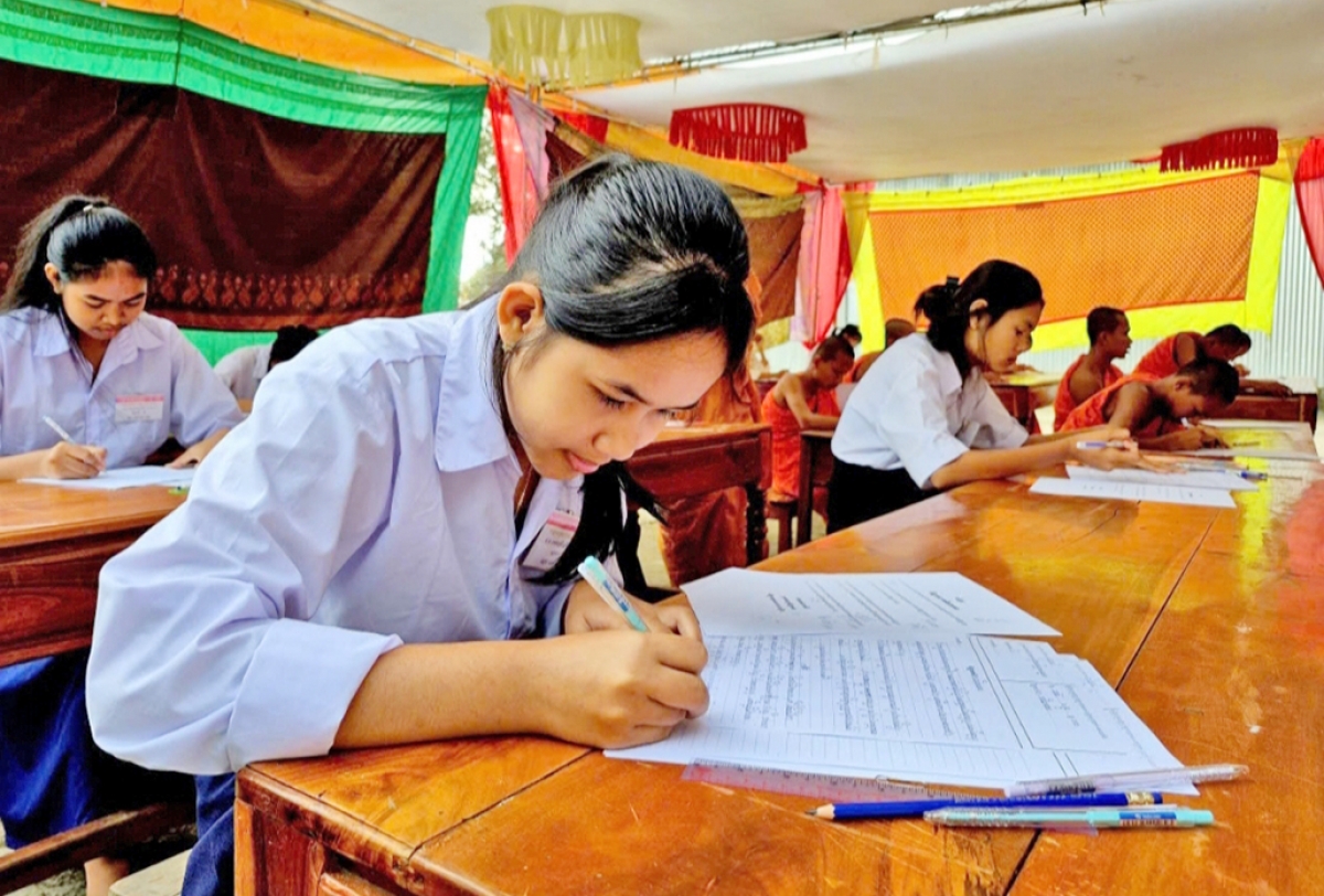 在安江省高棉南宗佛教寺庙开展的高棉语教学是守护少数民族语言文字的一项切实举措