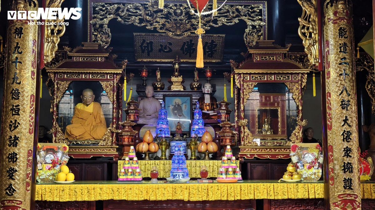 Hàng chục năm qua, khi nào nhà chùa cần sửa chữa mới kêu gọi công quả, còn ngày thường, ai muốn công đức đều bị từ chối.