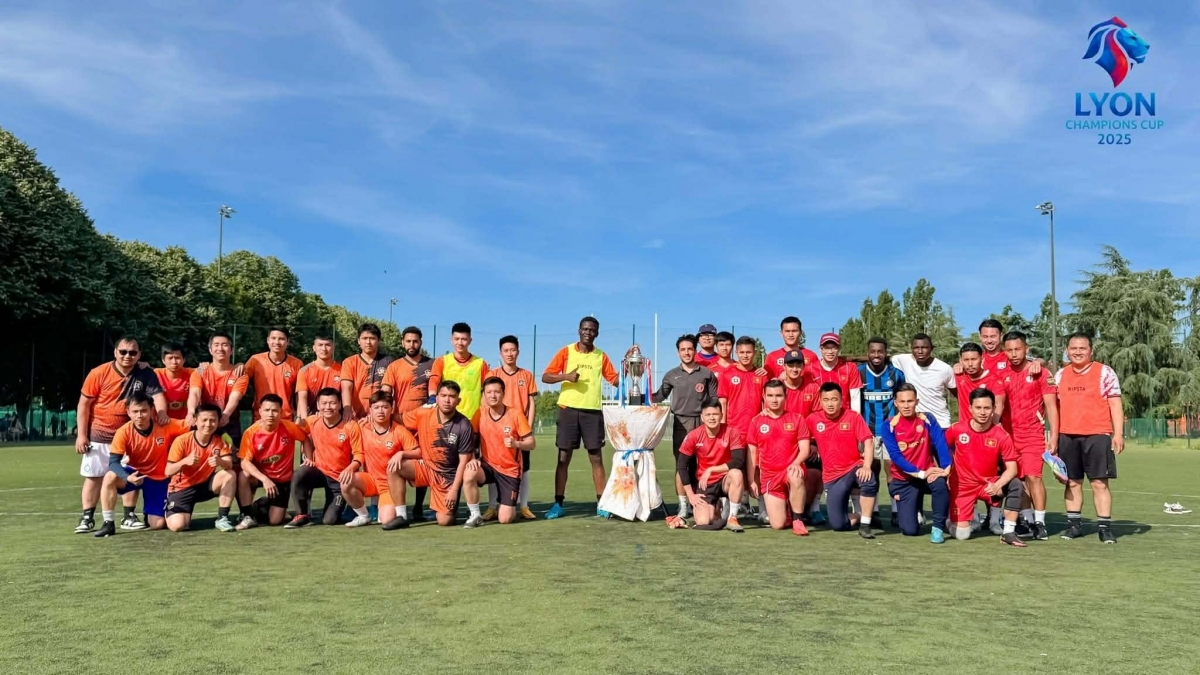Giải bóng đá cho cộng đồng người Việt tại Pháp - NNB Lyon Champions Cup 2025. Ảnh: NVCC