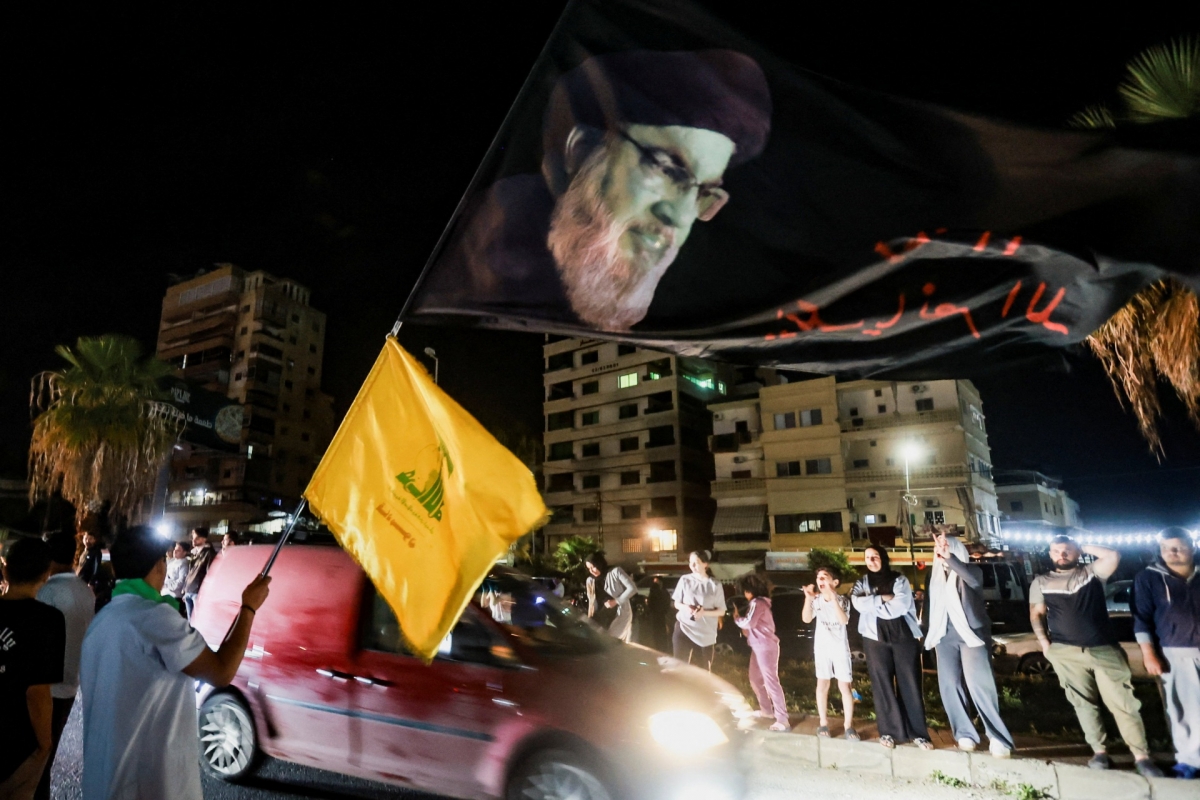 Des personnes déplacées rentrent chez elles avec soulagement après l’entrée en vigueur d’un cessez-le-feu de 10 jours entre le Liban et Israël, à Sidon (Liban), le 17 avril 2026. Photo: REUTERS/Aziz Taher
