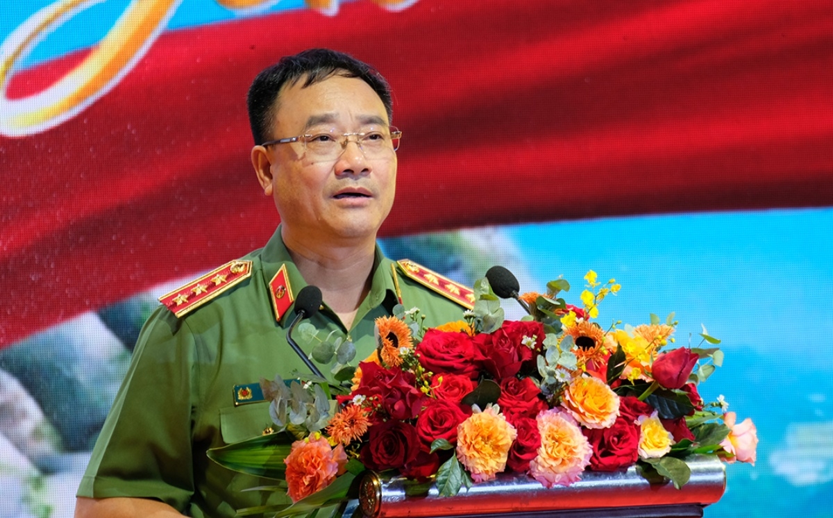 Senior Lieutenant General Pham The Tung, Deputy Minister of Public Security delivers an opening remark. (Thanh Long/VOV-Central Region)
