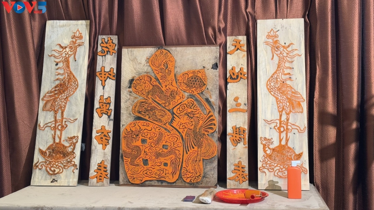 A set of five-piece ritual calligraphic woodblock scrolls of Chuon village 
