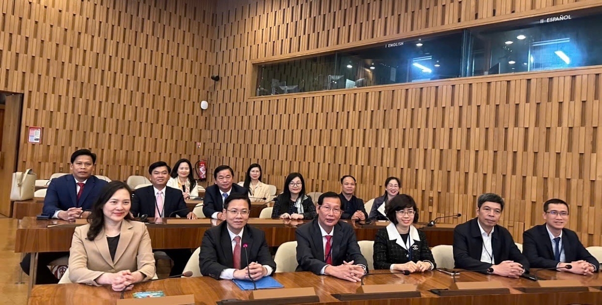 越南代表团出席于4月8日至23日在法国巴黎举行的联合国教科文组织（UNESCO）执行局第224届会议