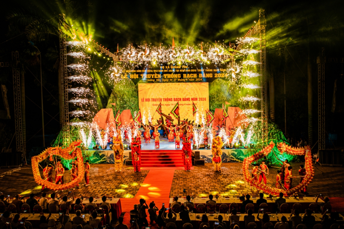 Das Bach-Dang-Fest in Quang Ninh 2024. (Foto: Duong Toan/baoquangninh.vn)