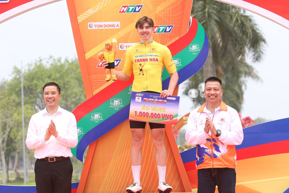 Die 4. Etappe gewinn der Radfahrer aus Belarus, Marchuk Dzianis, aus dem Team Kenda Dong Nai. (Foto: thethaovanhoa.vn)
