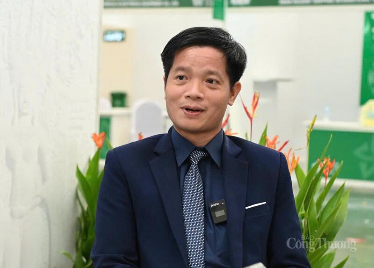 นาย โด เหวียด เฟือง ที่ปรึกษาฝ่ายพาณิชย์ สำนักงานพาณิชย์เวียดนามประจำกัมพูชา (ภาพจากหนังสือพิมพ์อุตสาหกรรมและพาณิชย์)