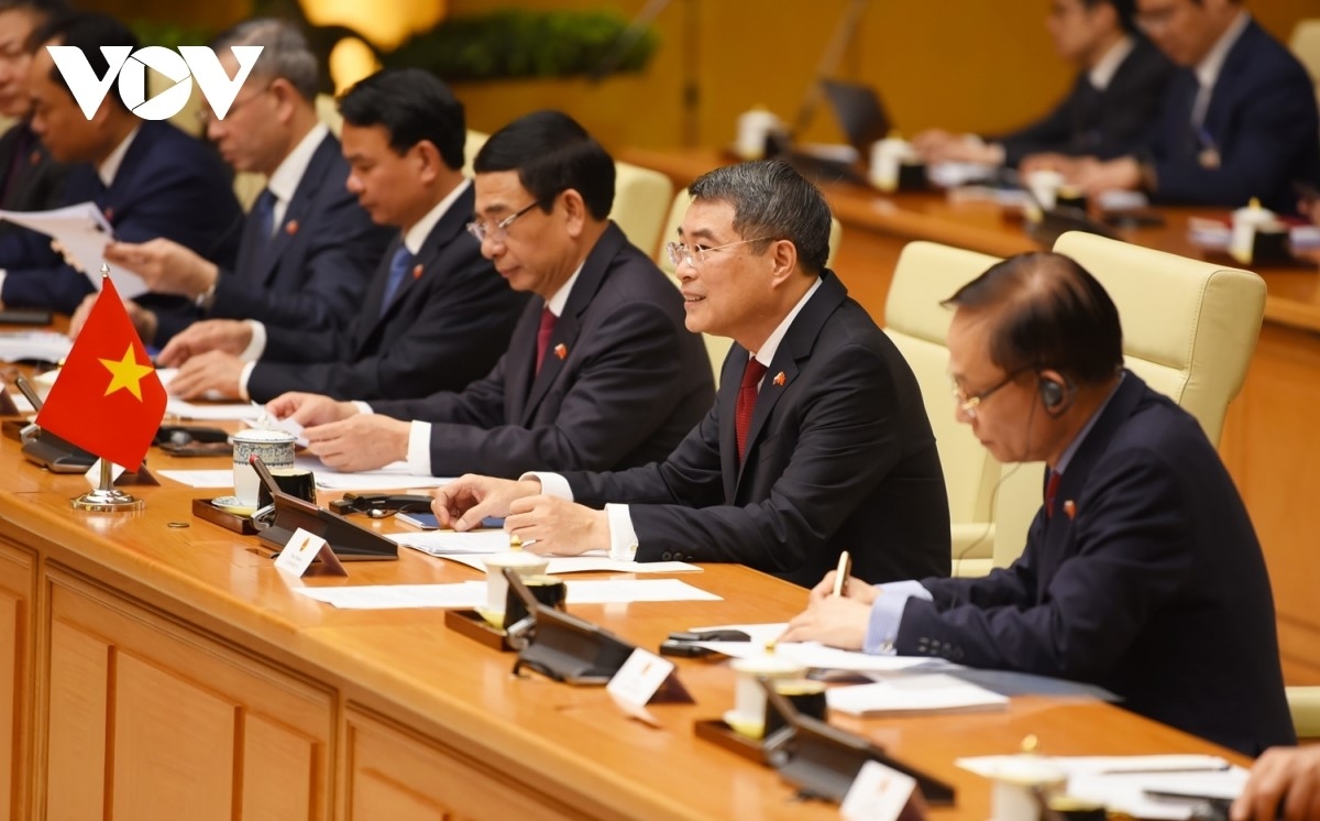 Thủ tướng Lê Minh Hưng chào mừng Thủ tướng Slovakia Robert Fico thăm chính thức Việt Nam, nhấn mạnh chuyến thăm của Thủ tướng Robert Fico có ý nghĩa đặc biệt, sau khi Việt Nam vừa kiện toàn bộ máy lãnh đạo nhiệm kỳ mới.