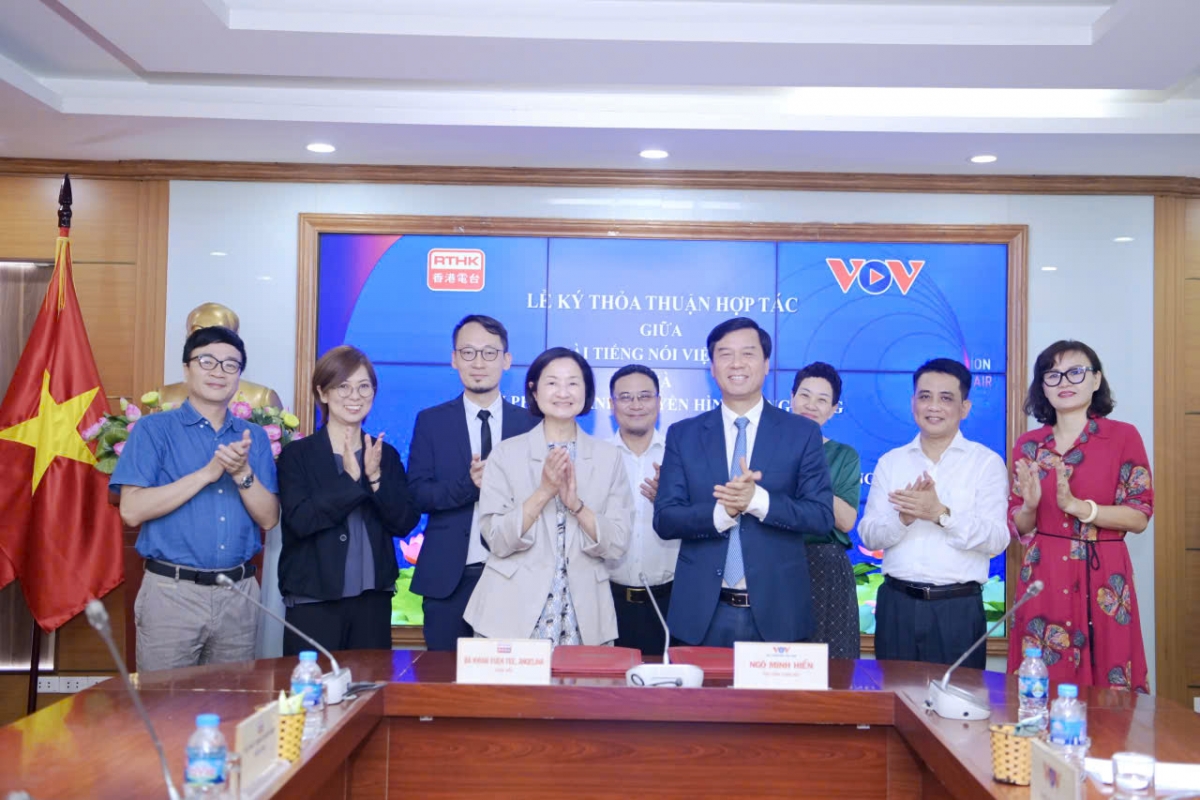 Signing ceremony of the cooperation agreement between VOV and RTHK