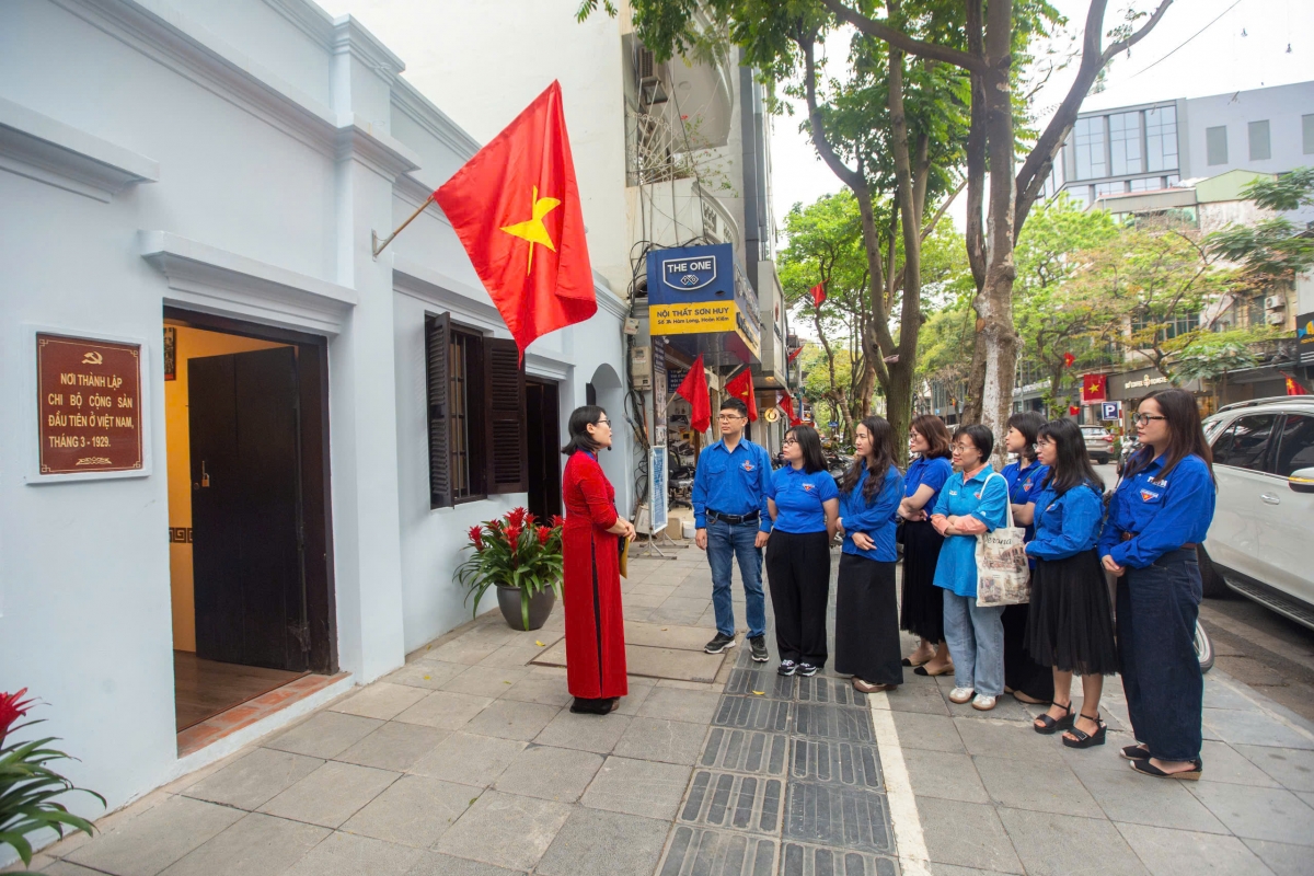 Nhà 5D Hàm Long đã trở thành địa chỉ giáo dục truyền thống cách mạng cho thế hệ trẻ