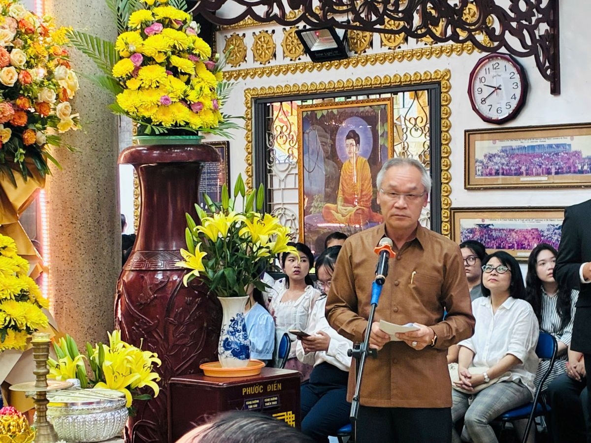 Ông Phonesey Bounmisay, Tổng lãnh sự Lào tại Thành phố phát biểu tại chương trình. Ảnh: VOV-TPHCM