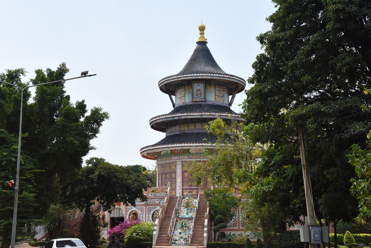 Bảo tháp trong chùa Khánh Thọ