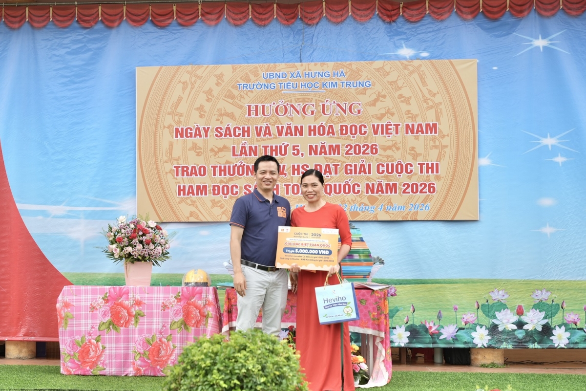 Cô giáo Phạm Thị Yên đoạt giải Đặc biệt Toàn quốc dành cho giáo viên.