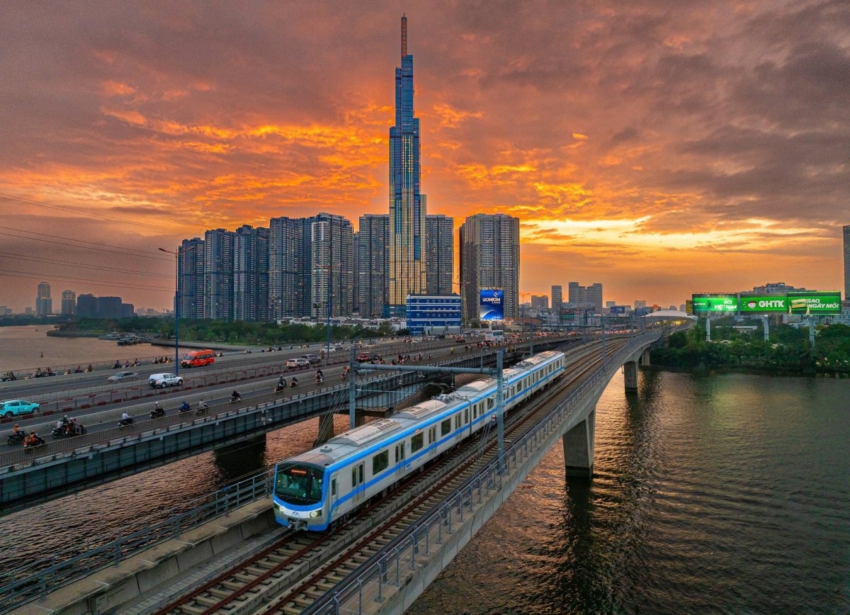 El sistema de tren y metro desempeña un papel crucial para convertir a Ciudad Ho Chi Minh en una urbe moderna, progresista y sostenible. Foto: VGP