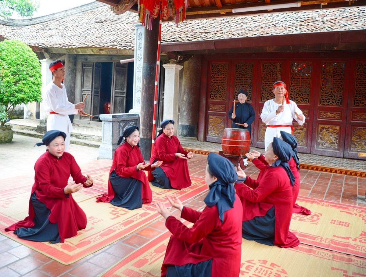 Hát xoan là một loại hình dân ca có thể coi là xuất hiện sớm nhất của người Việt.<br>
 Ảnh Tuấn Anh