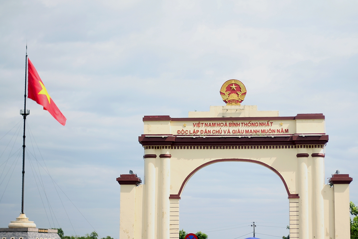 ពាក្យស្លោក "វៀតណាម សន្តិភាព ឯកភាព ឯករាជ្យ ប្រជាធិបតេយ្យ និងវិបុលភាពជារៀងរហូត" មិនគ្រាន់តែជាពាក្យស្លោកប៉ុណ្ណោះទេ ប៉ុន្តែថែមទាំង​ជា​ពាក្យ​សម្បថដ៏មុតមាំ និងជាសេចក្តីប្រាថ្នារបស់ប្រជាជាតិទាំងមូល អស់រយៈពេល ២១ ឆ្នាំនៃការបែកបាក់ទៀត​ផង​​។