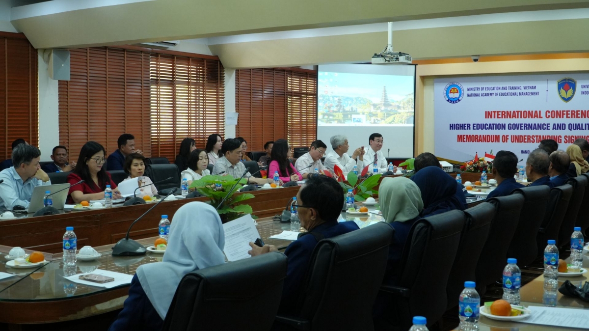 Panorama simposium tersebut 