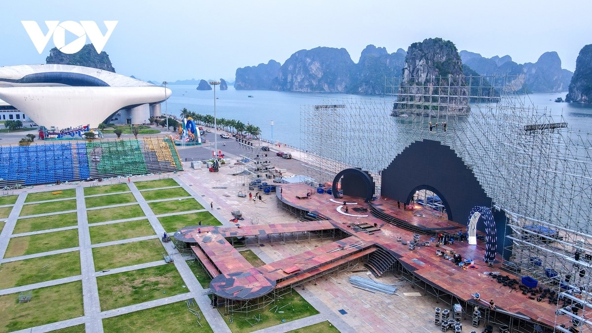 Các công tác lắp đặt, hạ tầng kỹ thuật, hậu cần đều đang dần hoàn thiện, sẵn sàng cho đêm khai mạc Liên hoan phát thanh toàn quốc vào 20h10 ngày 11/4 tới.