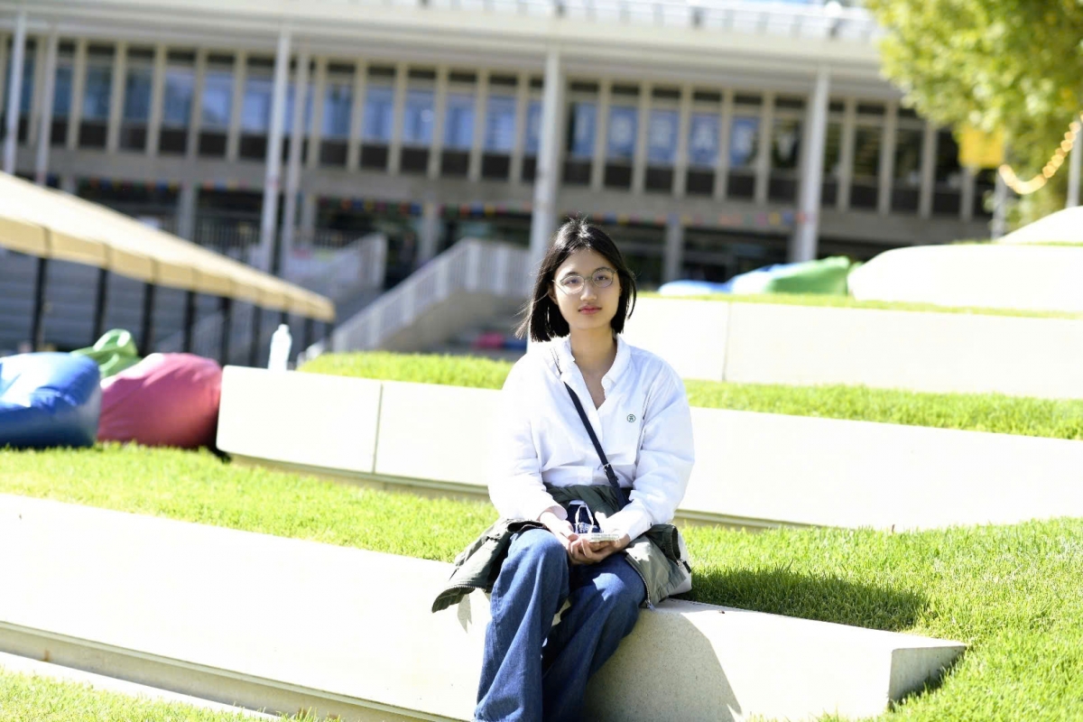 Song Hương đang theo học chuyên ngành luật ở trường Flinders. Với cô, không được tạo cho mình áp lực nặng nề trong việc học. Ảnh nvcc