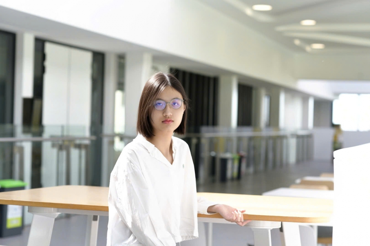 Song Hương cho rằng, thành công bước đầu không đến từ những phép màu mà đến từ việc chúng ta kiên trì thực hiện những điều đúng.