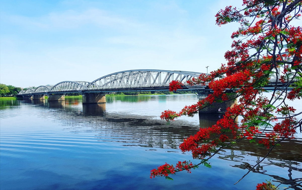 Die Truong-Tien-Brücke ist ein Symbol der alten Kaiserstadt Hue. (Foto: huegov.vn)