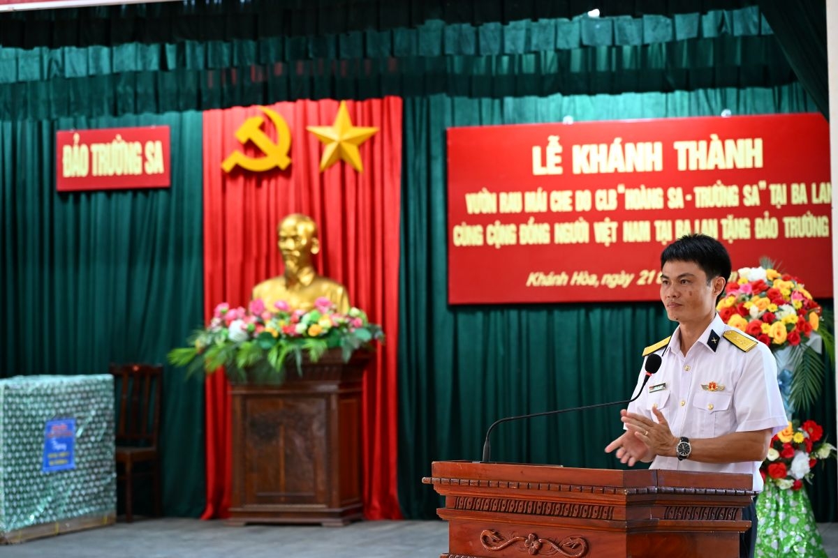 Lễ khánh thành vườn rau do CLB Hoàng Sa - Trường Sa tặng đảo Trường Sa. - Ảnh: UBNNVNVNONN