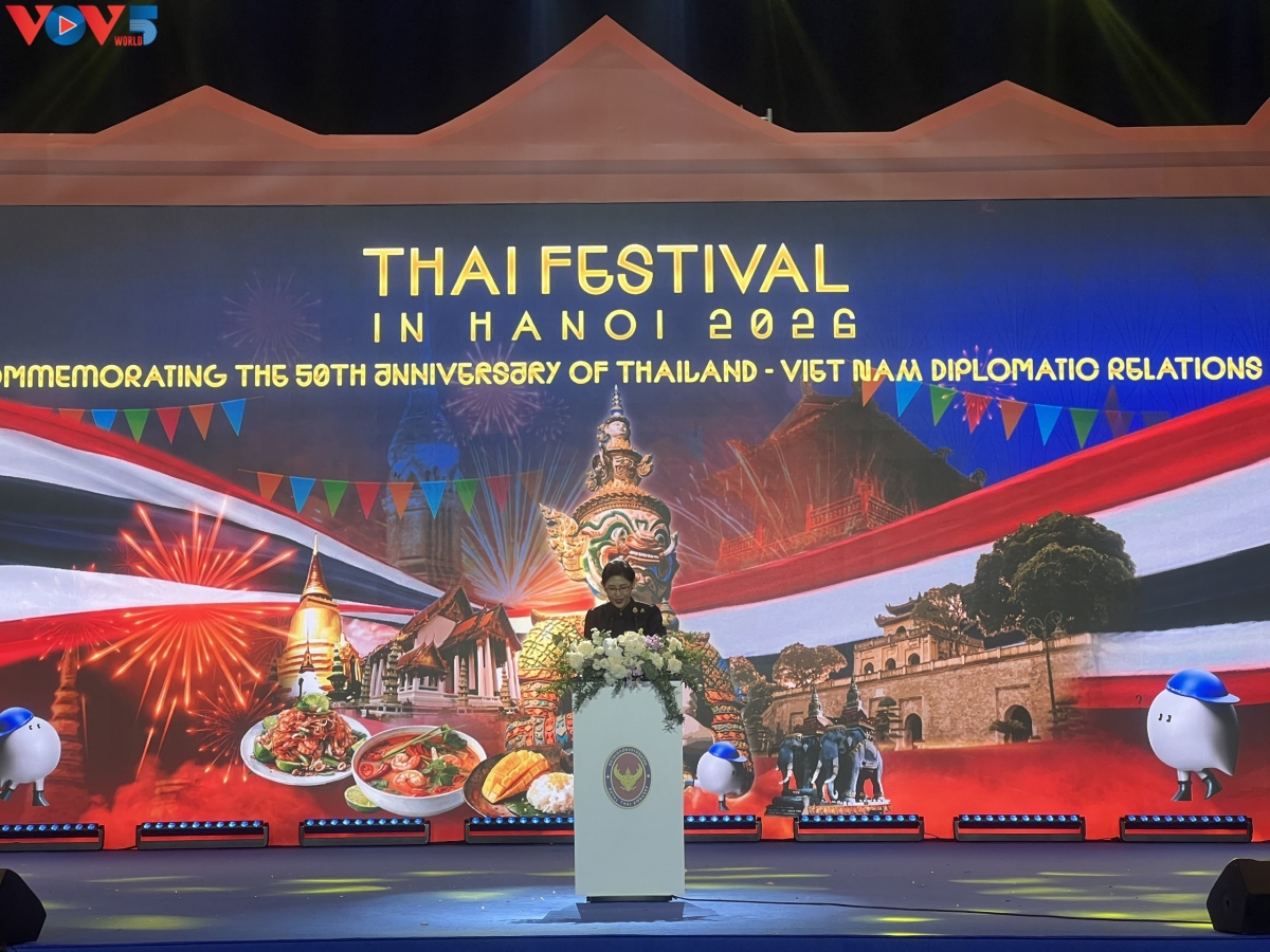 นางสาว อุรวดี ศรีภิรมย์เอกอัครราชทูตไทย ณ กรุงฮานอยกล่าวปราศรัยในพิธีเปิดงาน