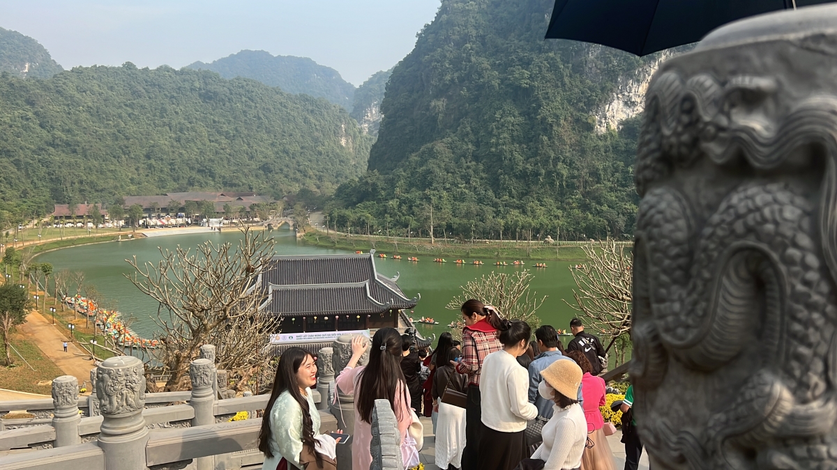 Đài Kính Thiên được phục dựng tại Thung Ui, Ninh Bình. Ảnh Thế Hùng