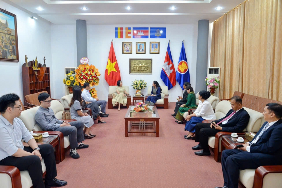 ទិដ្ឋភាពនៃជំនួប