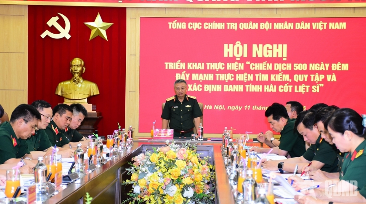 Senior Lieutenant General Le Quang Minh delivers speech at the conference. (Photo: qdnd.vn)