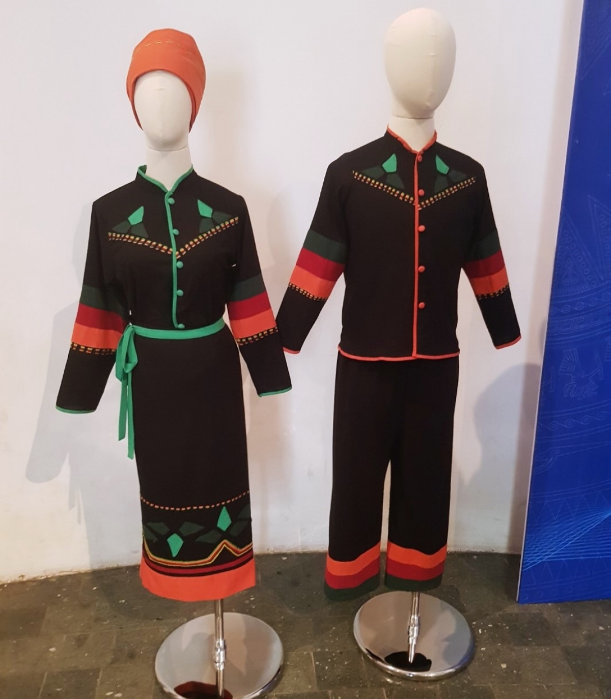 Representative costumes of the Chut people (Photo: Ngoc Anh)