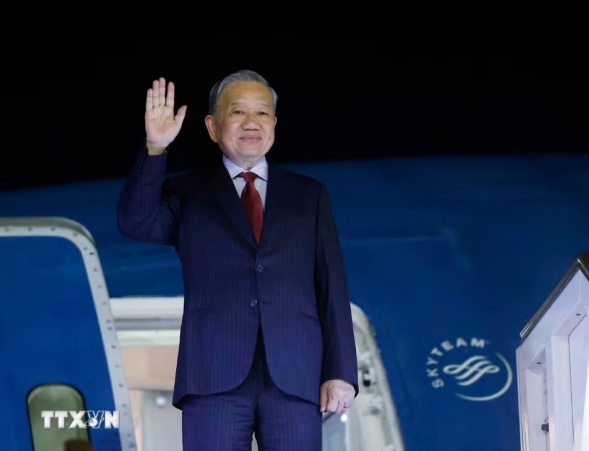 Sekjen sekaligus Presiden Vietnam To Lam tiba di Bandara Internasional Bandaranaike di Ibu kota Kolombo. Foto: Thong Nhat/VNA