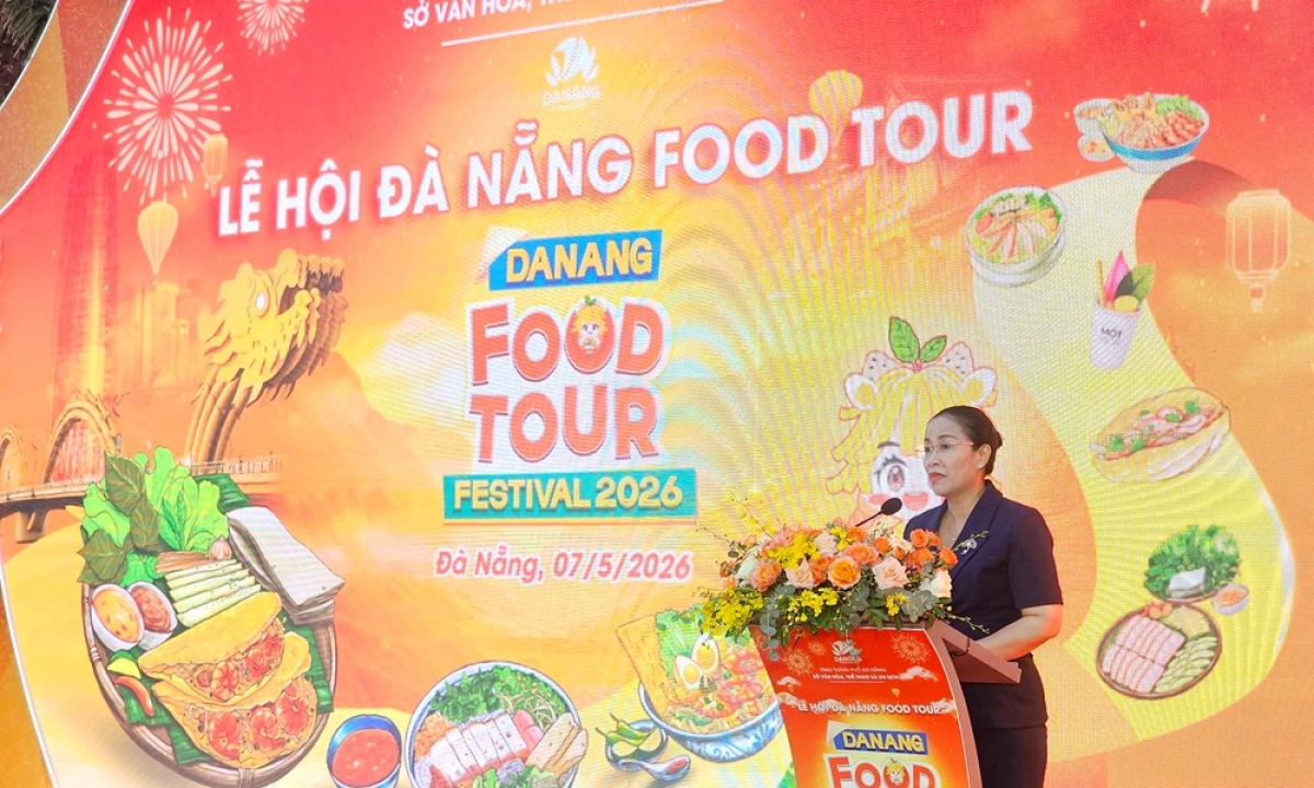Nguyen Thi Anh Thi, Vice Chairwoman of the Da Nang municipal People's Committee, speaks at the launch ceremony. (Photo: baovanhoa.vn)