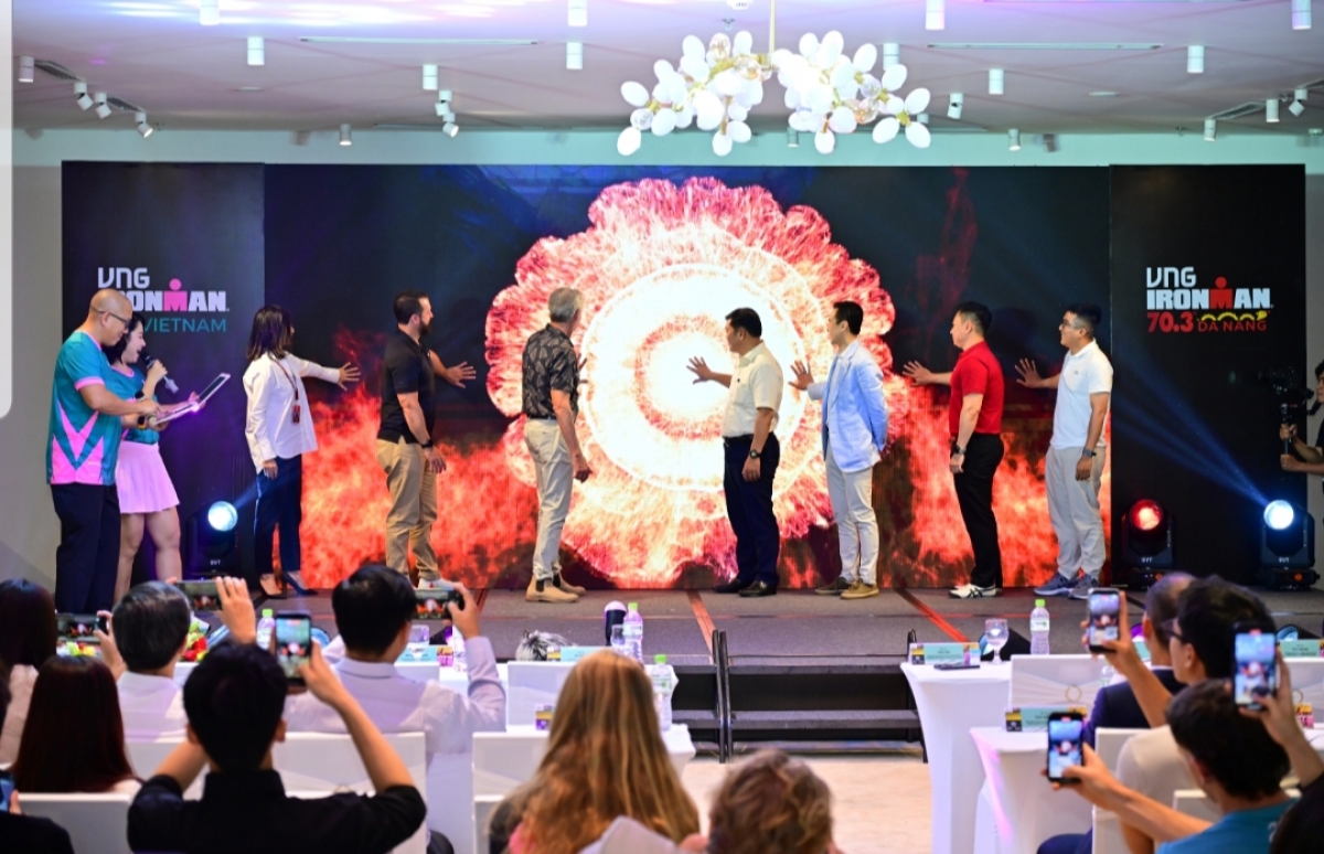 Delegates kickstart the multi-sport event week, featuring VNG IRONMAN Vietnam 2026 and the VNG IRONMAN 70.3 Da Nang 2026 at a press conference on May 7, 2026 in Da Nang city. (Photo: Sunrise Events Vietnam)