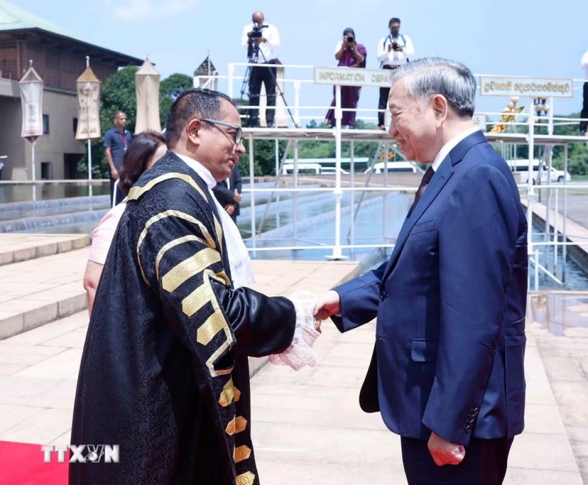  ທ່ານ​ເລ​ຂາ​ທິ​ການ​ໃຫຍ່, ປະ​ທານ​ປະ​ເທດ ຫວຽດ​ນາມ ໂຕ​ເລິມ ແລະ ທ່ານ​ປະ​ທານ​ສະ​ພາ​ແຫ່ງ​ຊາດ ສີ​ລັງ​ກາ Jagath Wickramaratne (ພາບ: TTXVN)