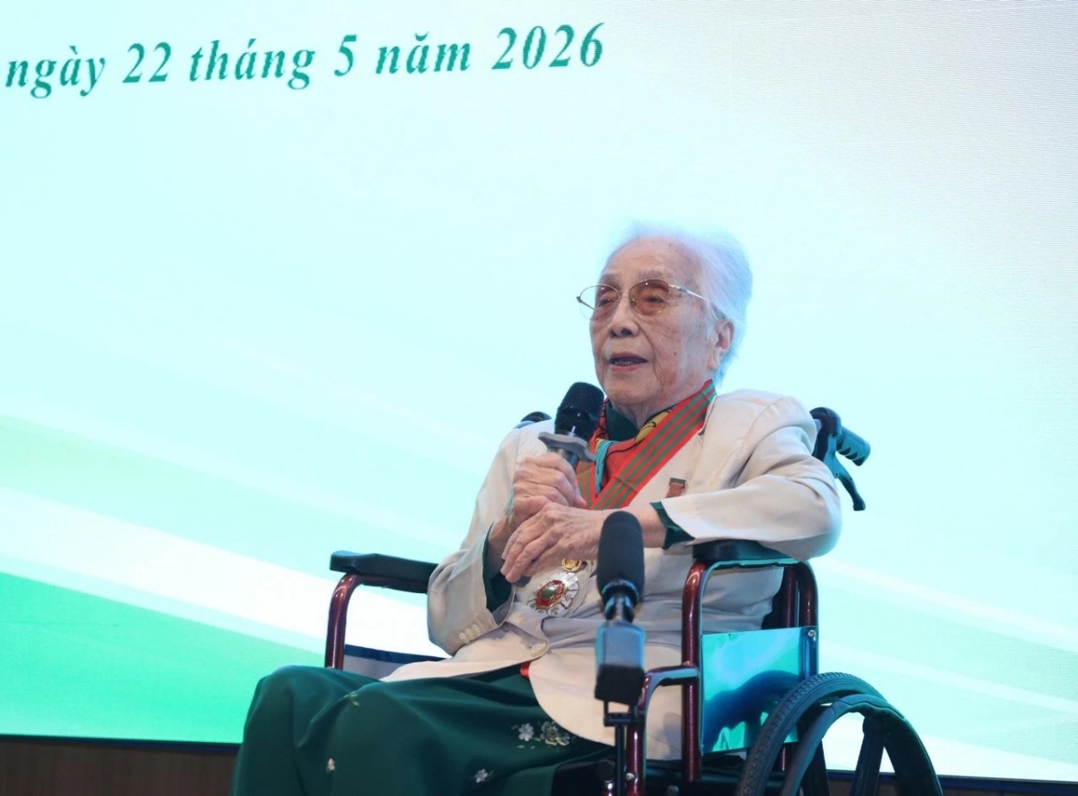 Former Vice President Nguyen Thi Binh speaks at the ceremony. (Photo: baoquocte.vn)