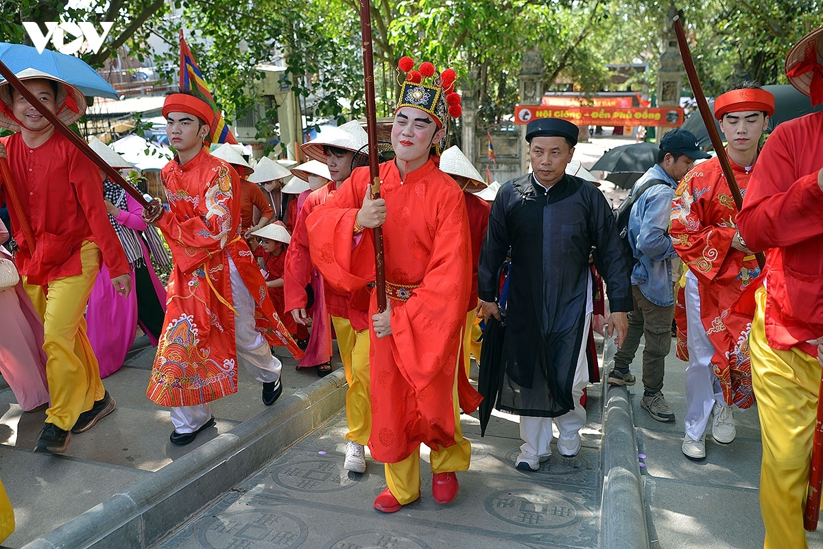 Ông Hiệu Cờ Bùi Tiến Thắng xuất phát Khám đường.