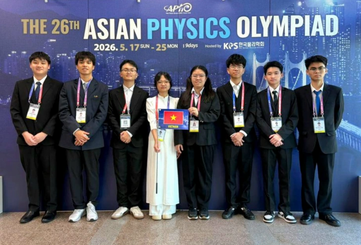 The Vietnamese team at the 2026 Asian Physics Olympiad (Photo: Ministry of Education and Training)