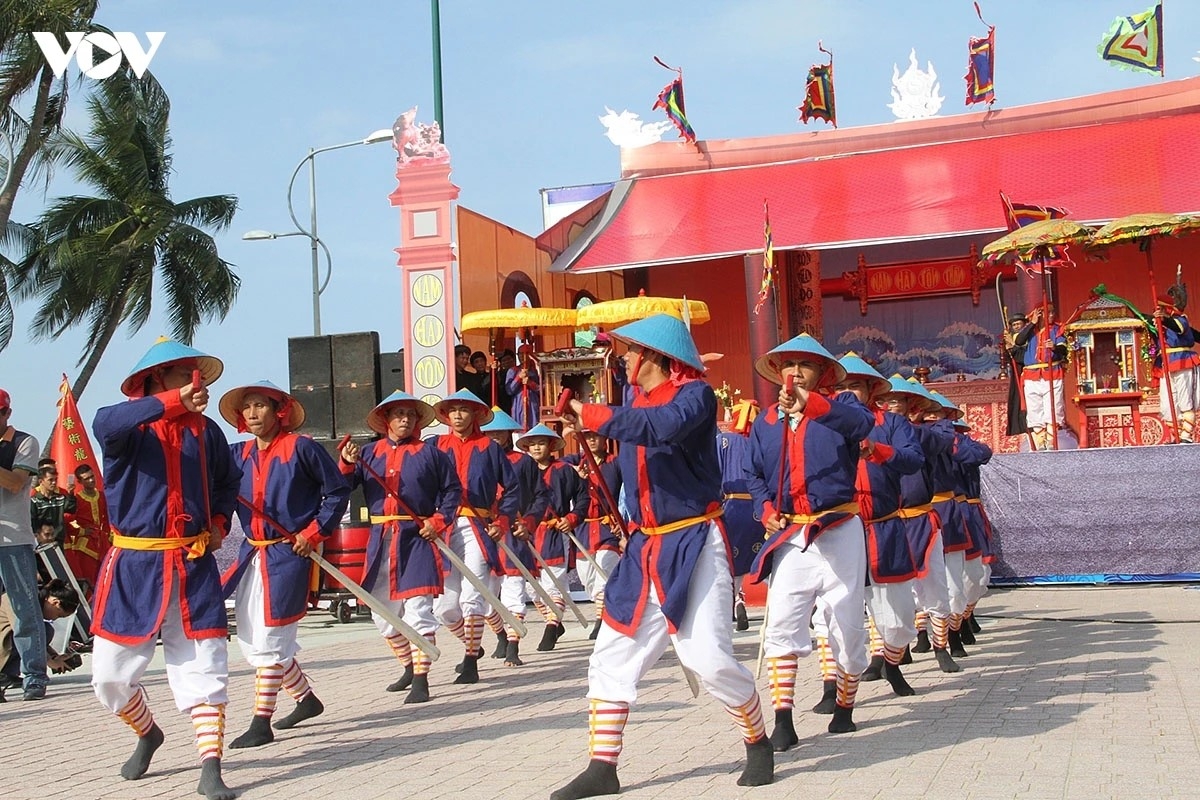 The Whale Worship Festival is recreated at the festival (Photo: Thai Binh/VOV correspondent)