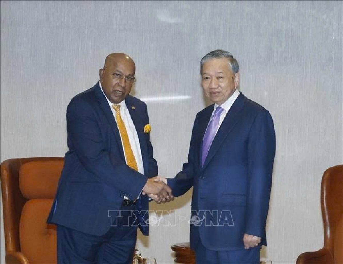 General Secretary and President To Lam receives Mr. Mohan Pandithage, Chairman and CEO of Haileys Group. (Photo: VNA)