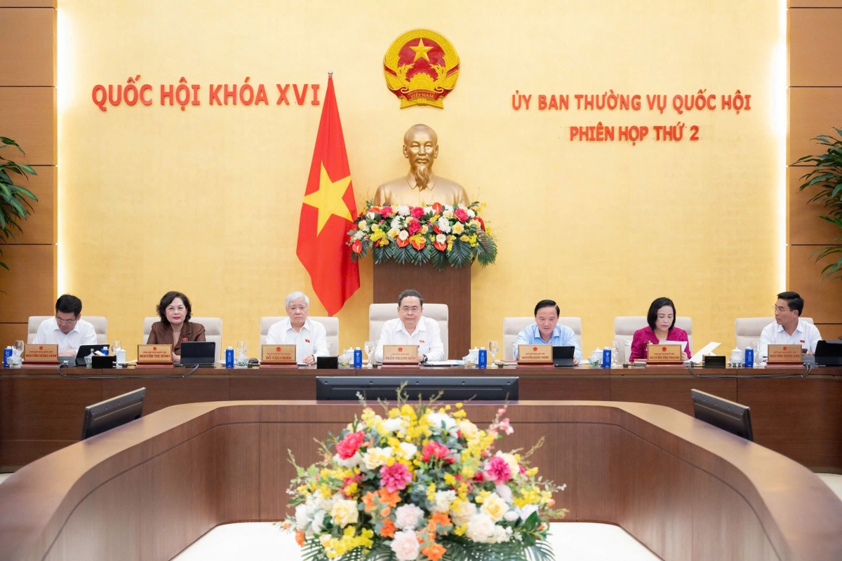 Ketua MN Tran Thanh Man memimpin Sidang  ke-2 Komite Tetap MN Vietnam (Foto: VOV)