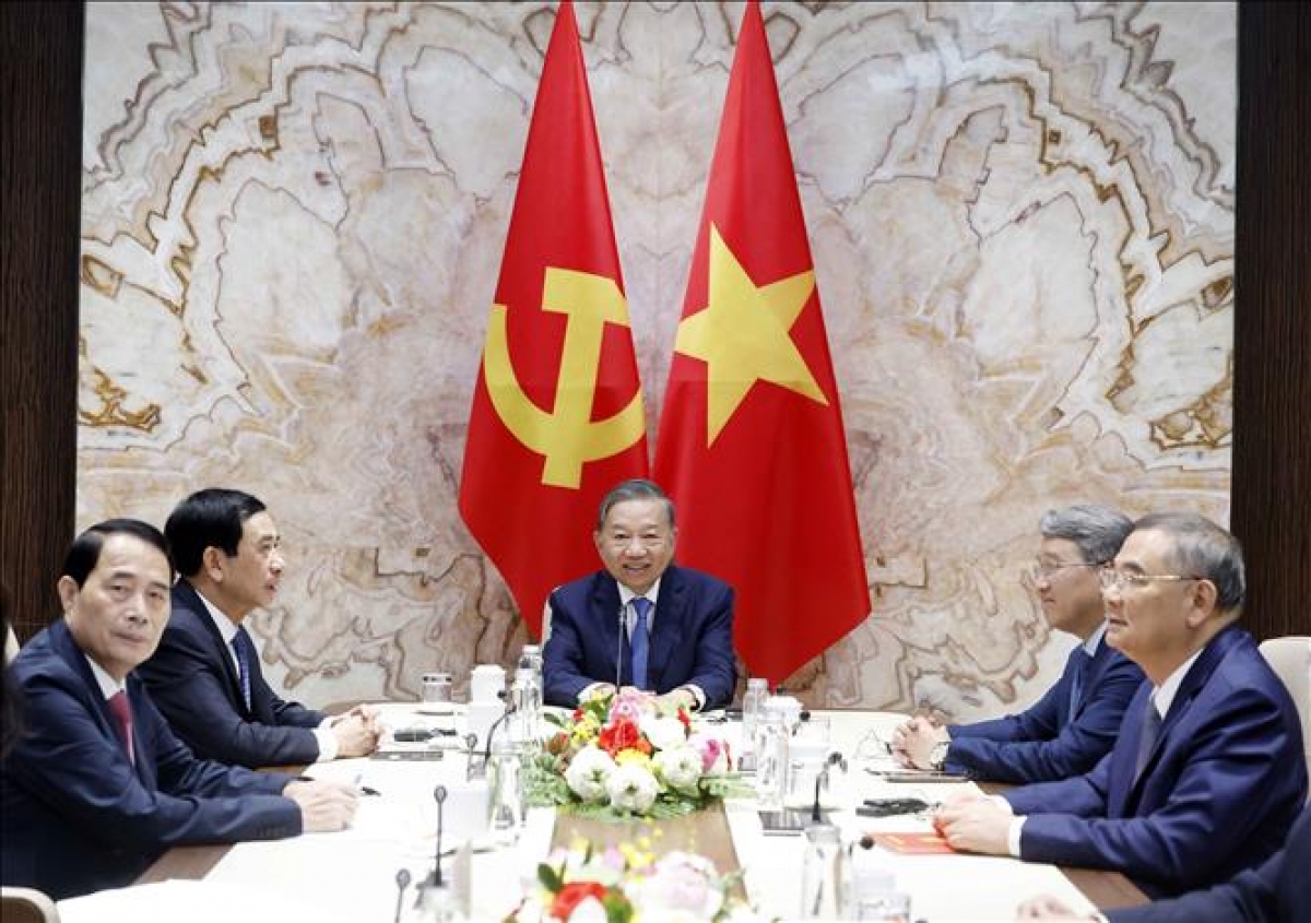 Party General Secretary and State President To Lam holds a virtual phone call with Swiss President Guy Parmelin. Photo: VNA