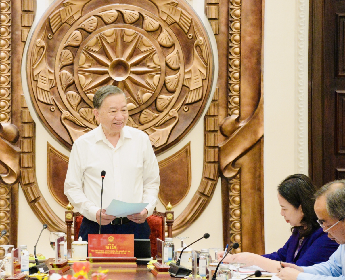 El secretario general del Partido Comunista y presidente de Vietnam, To Lam, preside la reunión. Foto: VOV
