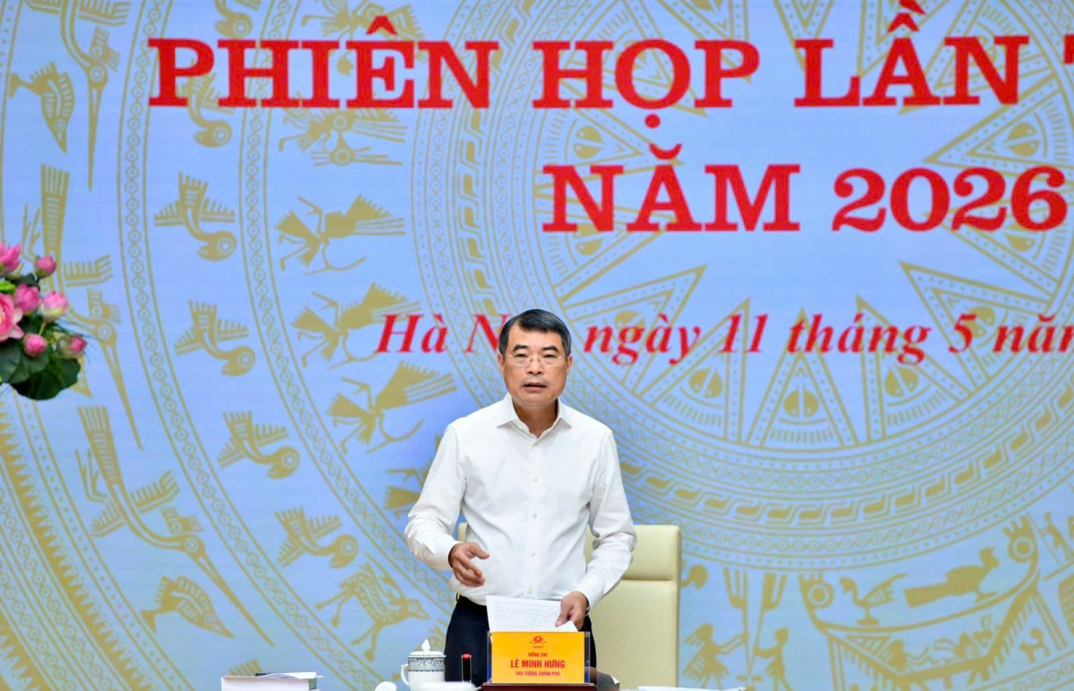 Prime Minister Le Minh Hung speaks at the session. Photo: VOV