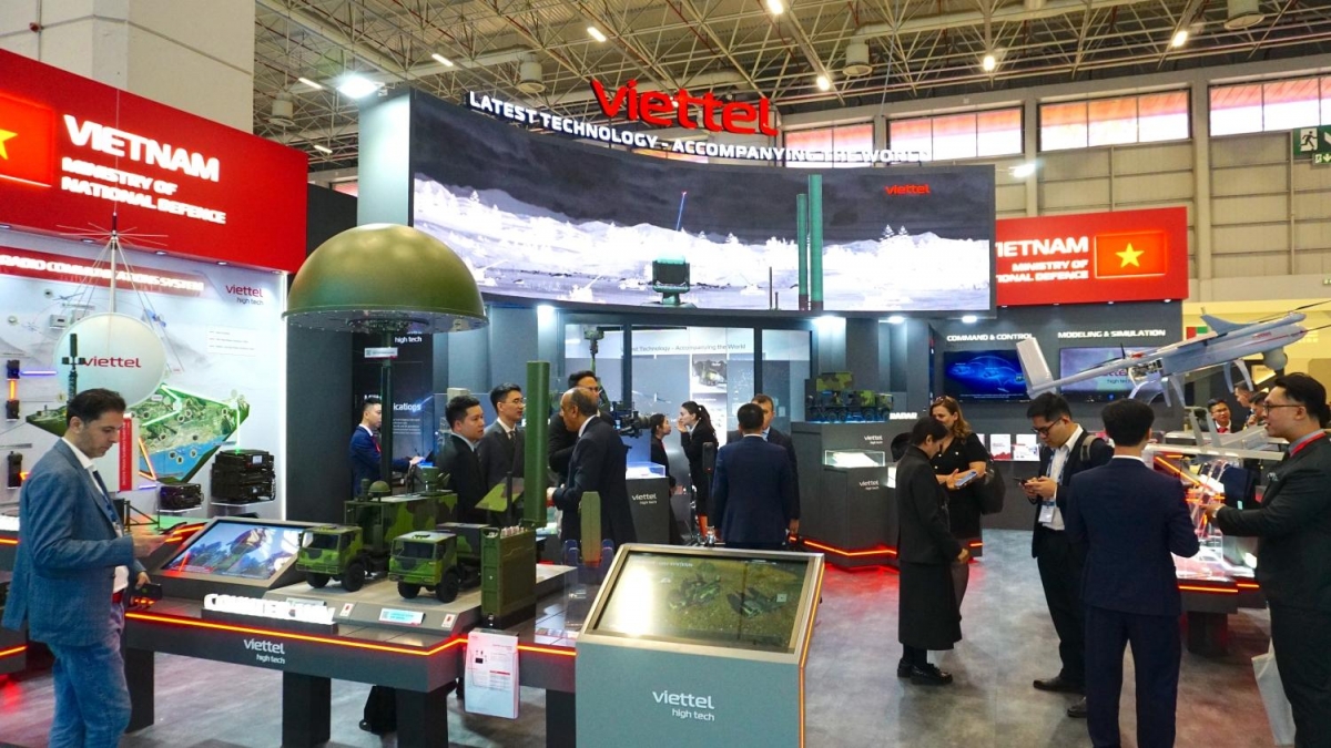  El pabellón de Viettel High Tech en la Exposición Internacional de Defensa y Aeroespacial SAHA 2026. Foto: Viettel 