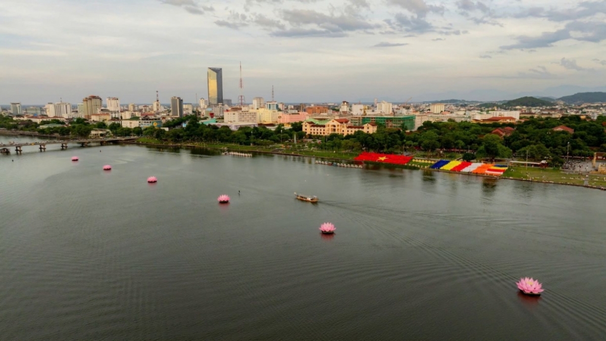 The Vesak festive atmosphere in Hue (Photo: VOV)