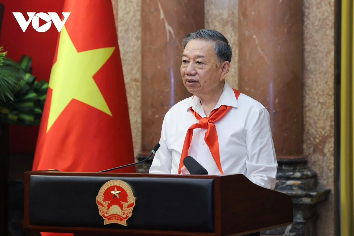 Tổng Bí thư, Chủ tịch nước Tô Lâm phát biểu tại cuộc gặp mặt đội viên Đội thiếu niên Tiền phong tiêu biểu.
