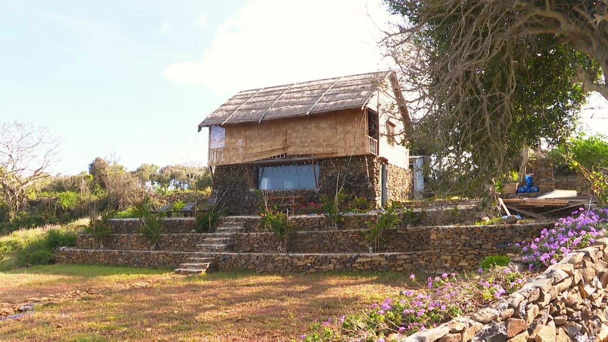 Maison de pierre. Photo: VOV