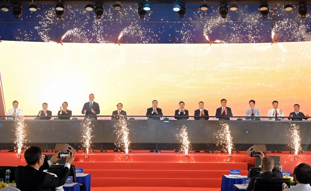Pose de la première pierre du port à conteneurs de Liên Chiêu. Photo: VOV